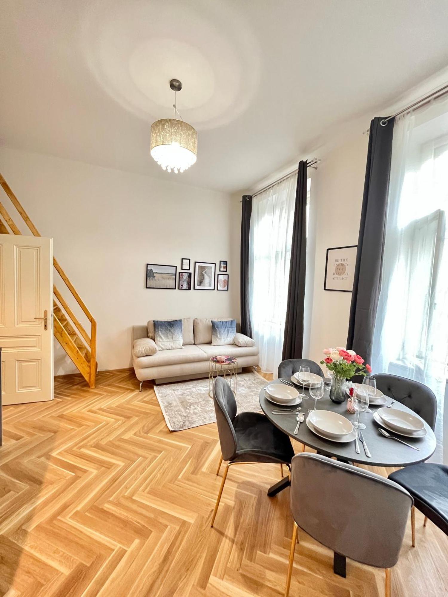 Newly Renovated In Wenceslas Square